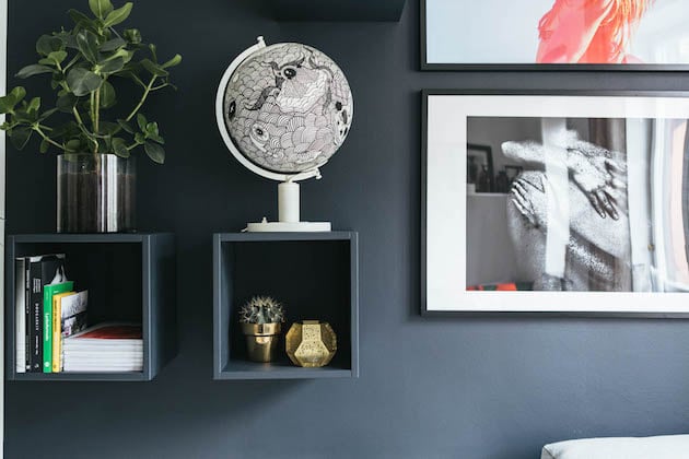 petit studio caisse bois étagère diy peinture bleu