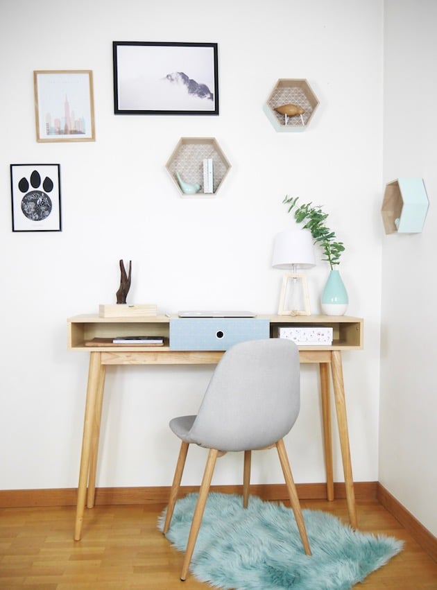 tapis fausse fourrure bleu bureau scandinave