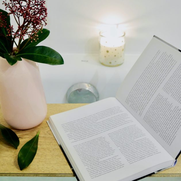 salle de bain hygge fabriquer un plateau de baignoire