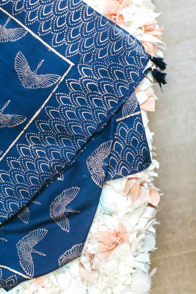 robe mariée logo oiseau de paix doré