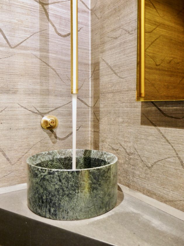 bec de lavabo suspendu laiton sdb marbre vert