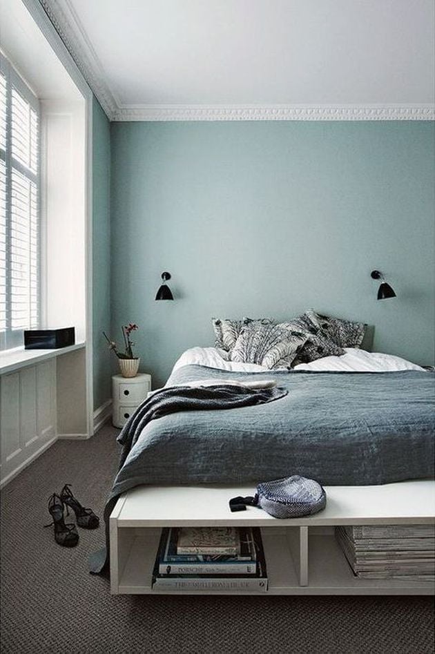 chambre masculine bleu clair et blanc