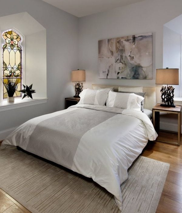 lit de chambre transformee vitraux couleurs