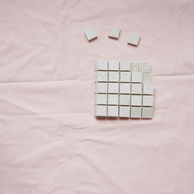 Fabriquer un memory avec des petits carreaux de carrelage