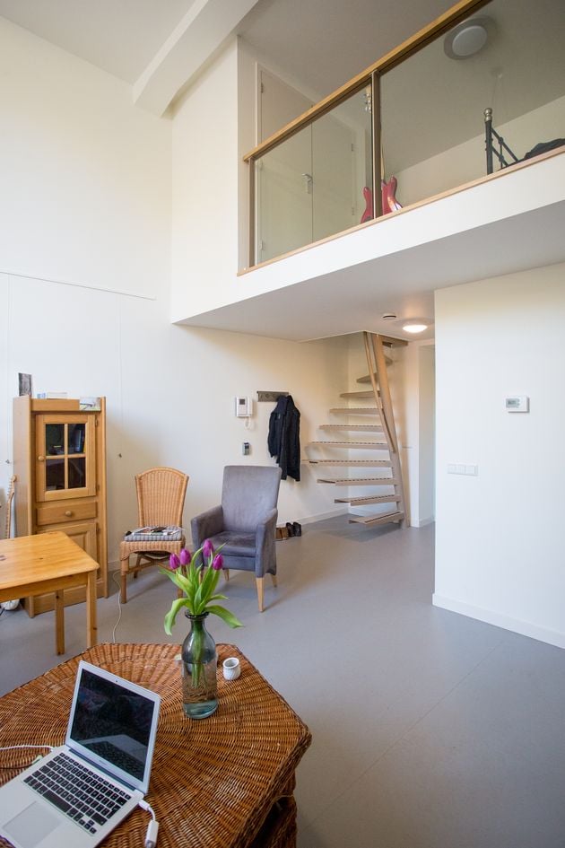 escaliers clair 1m2 duplex balcon en verre