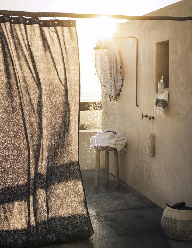 h et m home blog deco douche exterieur indonesienne
