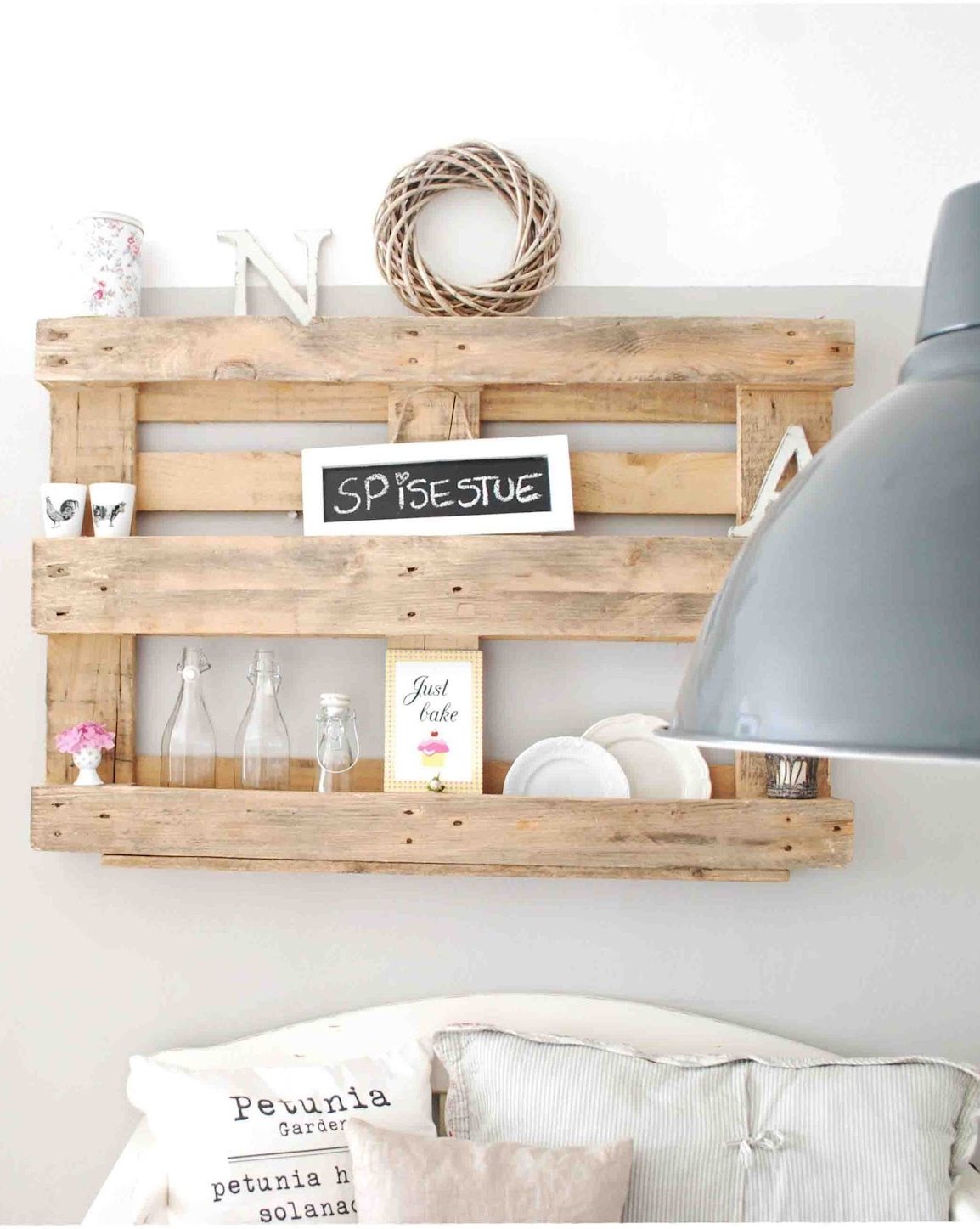 deco avec palette etagere pour la cuisine rangement diy