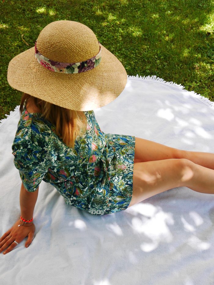 indispensables de l'été capeline raphia en france