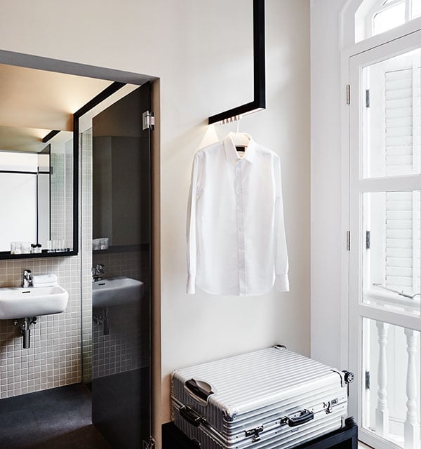 black abd white hotel design singapour