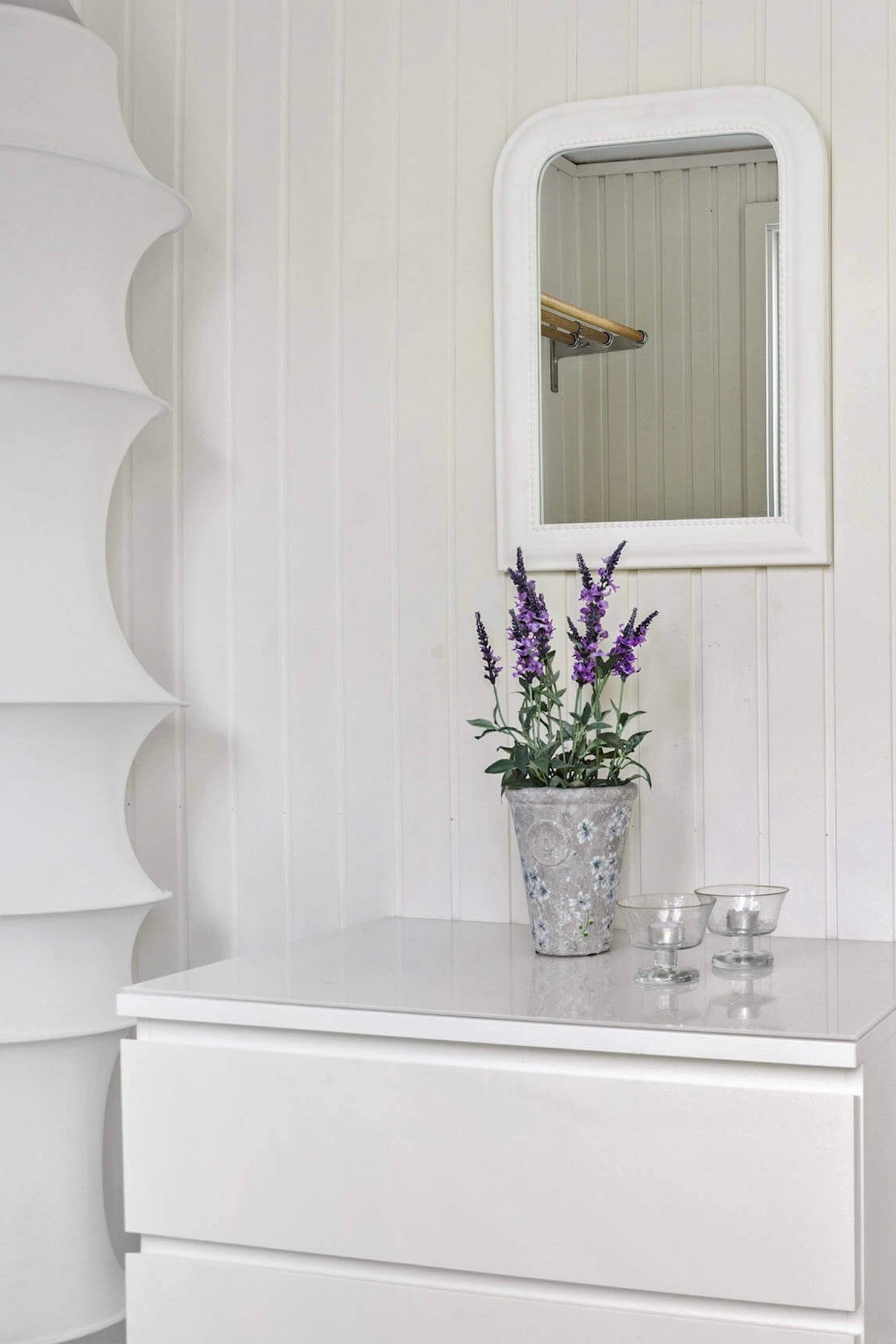 repeindre lambris blanc moderniser cabanon