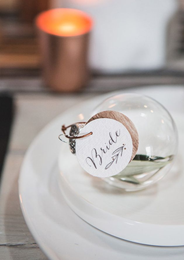 mariage theme hiver bride nom table