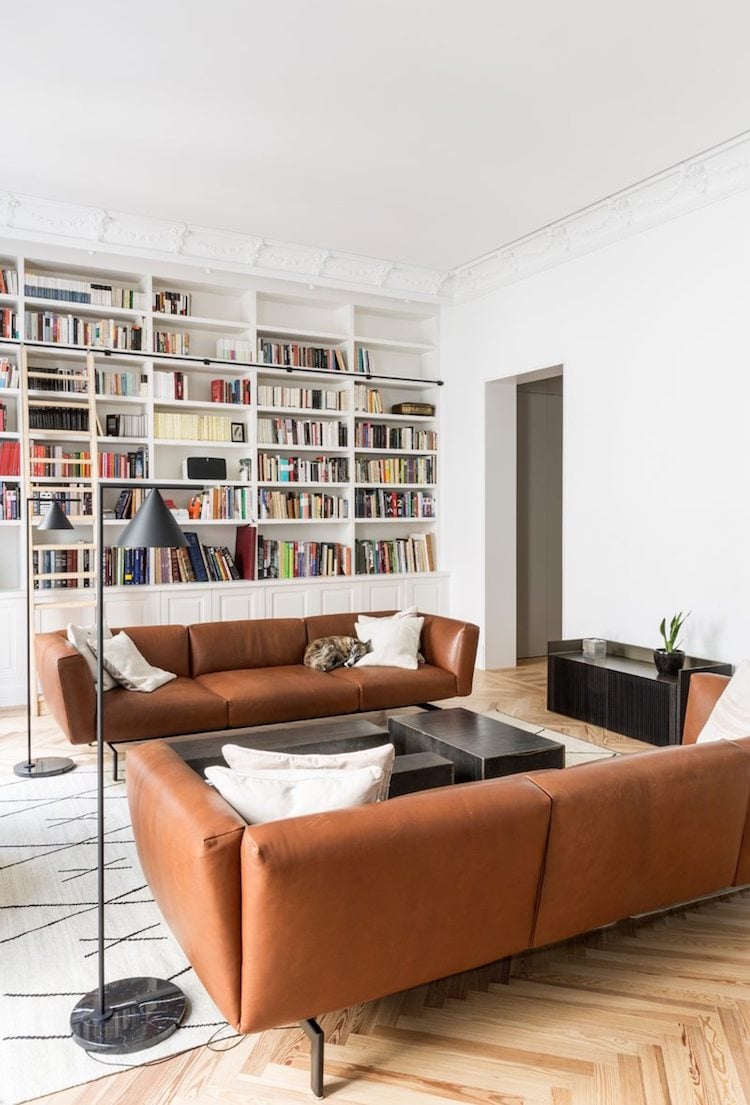 visite blog deco symétrie axiale salon canape cuir bronze