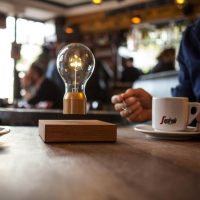 idee cadeaux homme noel flyte lampe en levitation edison royal flyte