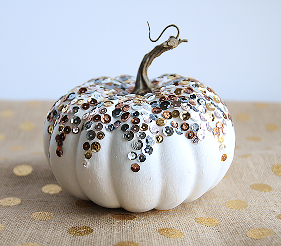decorer une citrouille peinture sequin