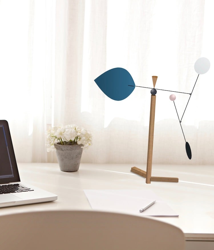 virvoltan mobile pour adulte sur pied de bureau