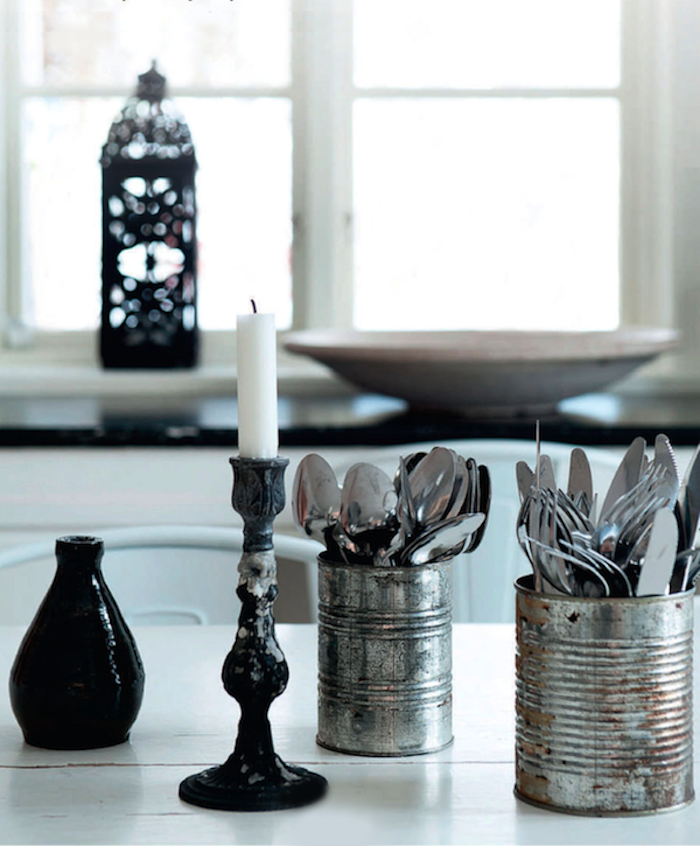 couvert maison noir et blanc