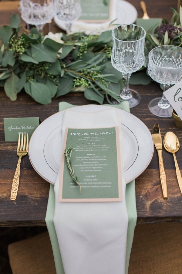idées tables de noel hygge eucalyptus mariage vert sauge doré blog déco clemaroundthecorner