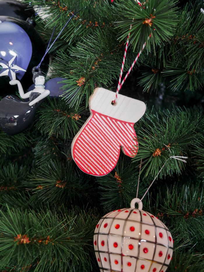 déco de Noël diy en bois clem around the corner sapin moufle