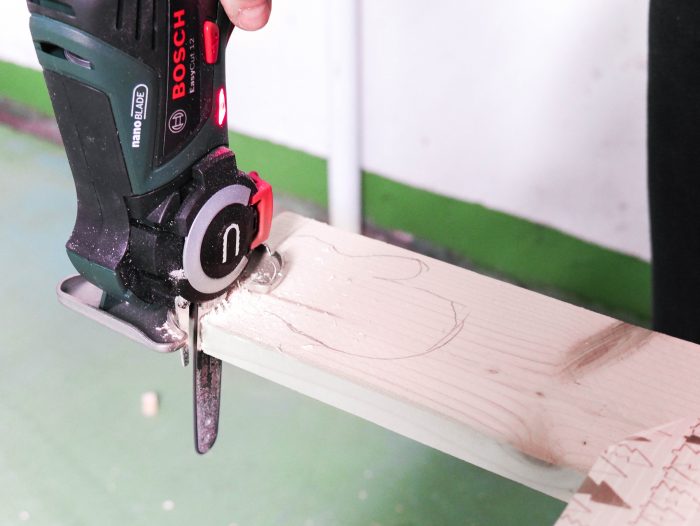 Déco de Noël diy en bois clem around the corner découpe scie easy cut bosch