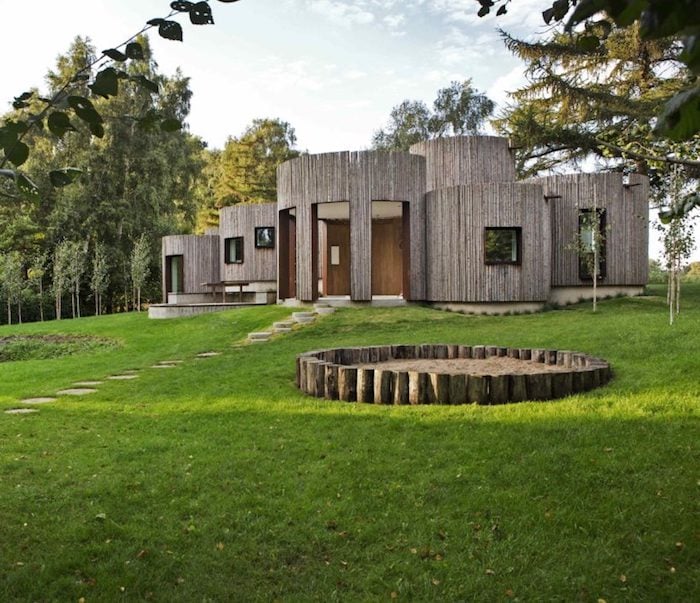 maison cylindrique vue ensemble architecture