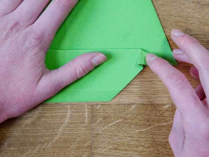 bricolage de noel 9 papier vert corde pompons et feutres