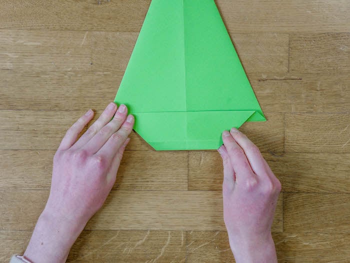 bricolage de noel 8 papier vert corde pompons et feutres