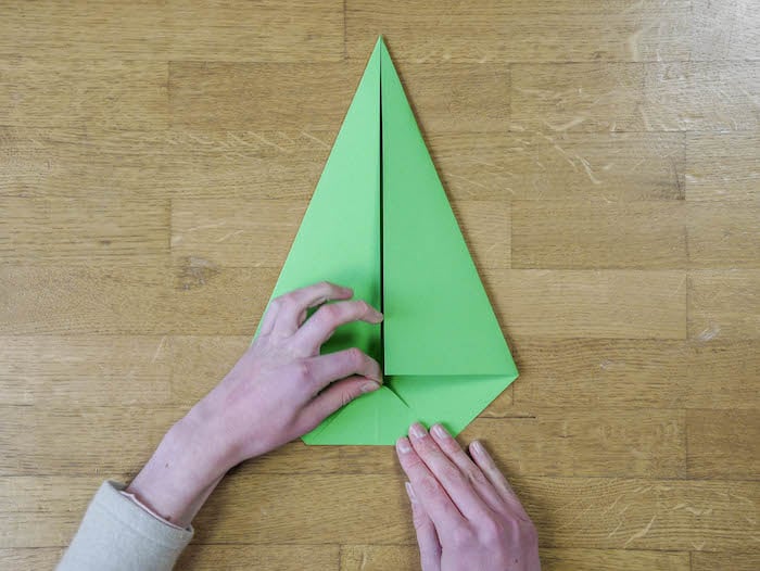 bricolage de noel 6 papier vert corde pompons et feutres