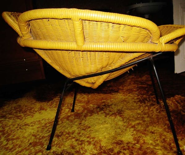 Fauteuil tresse jaune moutarde style annees 50