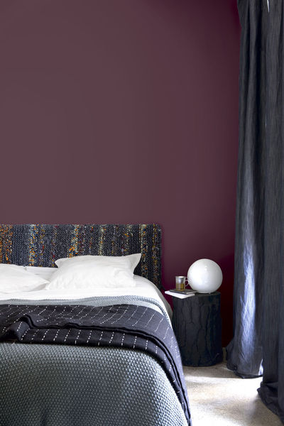 decoration maison chambre peinture papier peint couleur violet peinture et noir