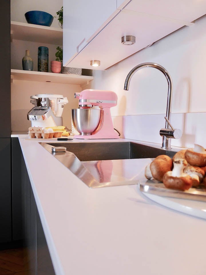 cuisine grise et blanche paris kitchenaid rose pastel