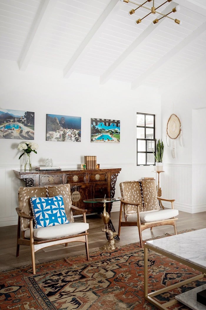 meubles vintage tapis table fauteuil chaise daim fausse fourrure mobilier