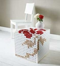 deco point de croix diy pegboard table de nuit