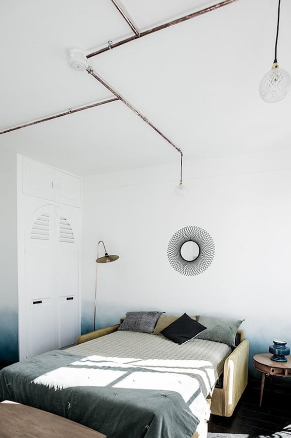 16m2 paris lit chambre placard canape clic clac jaune miroir soleil placard mur blanc coussins