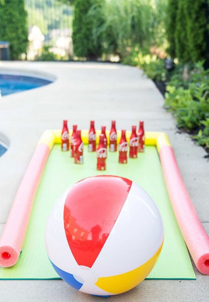 bowling diy jeu jardin ballon soiree piscine party pool