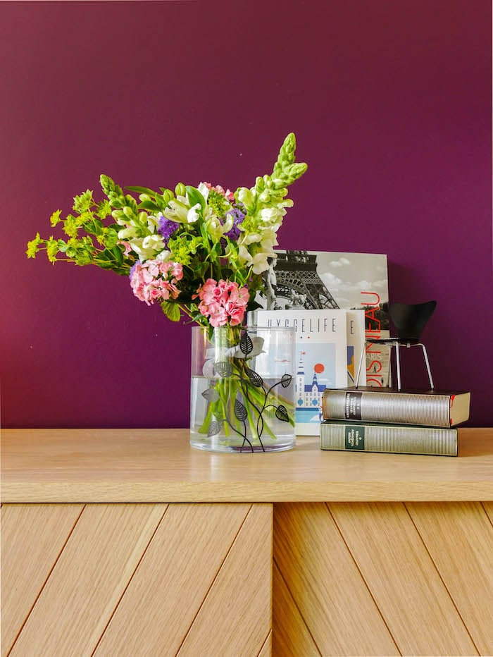 décoration fleurs vase hygge mauve prune mur fleurs bouquet creation personnalisation decoration blog deco