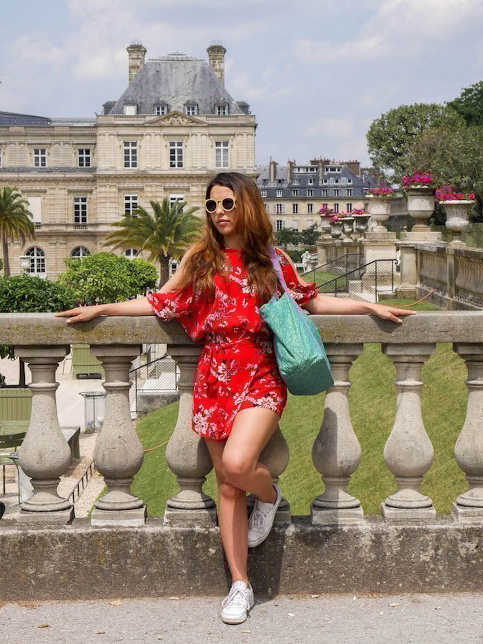 plage a paris le jacquard français jardin du luxembourg parc fleurs sac bleu vert soleil clemaroundthecorner blog déco