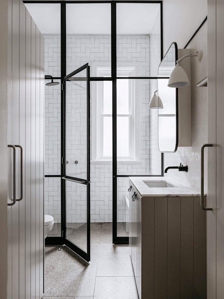 bungalow californien scandinave chic salle de bain verriere