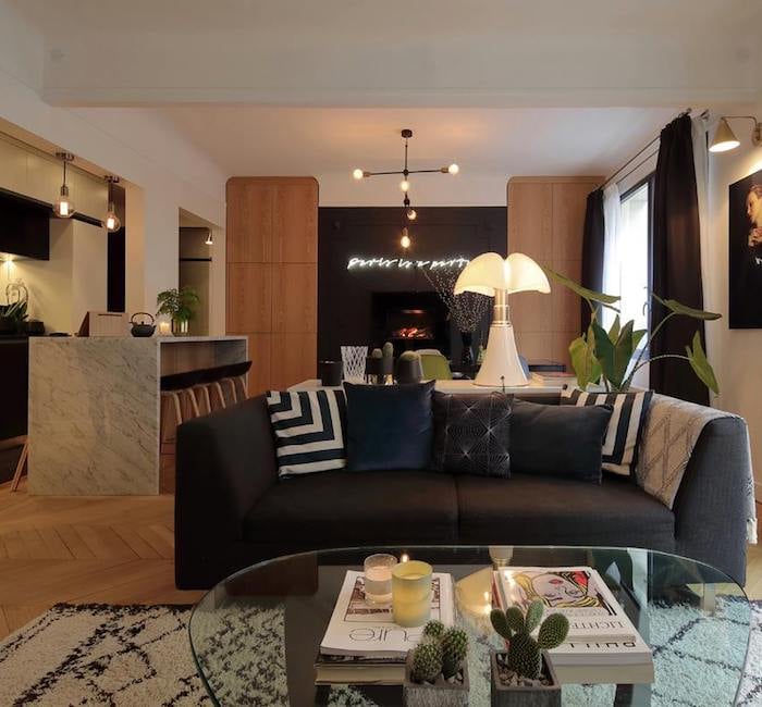 appartement chic parisien salon noir et blanc separation