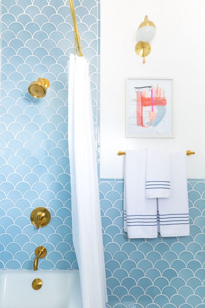 carrelage écaille de poisson salle de bain