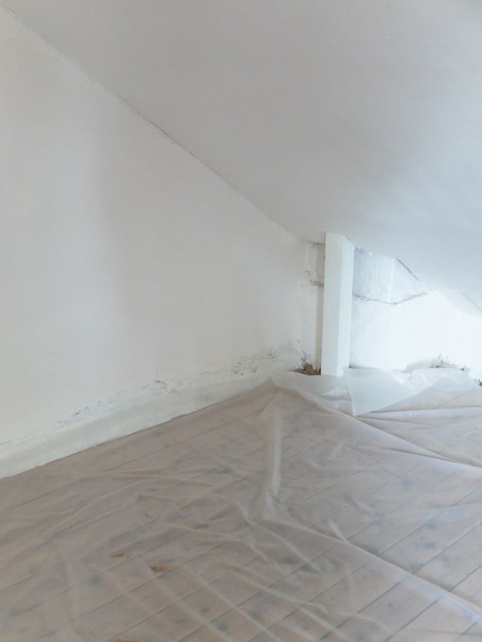 DIY comment pose du papier peint intissé conseils protection sol