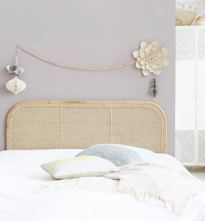 tête de lit en rotin canne cannage tendance 70s chambre hygge cosy blog deco clem around the corner