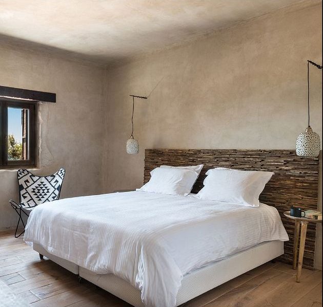 maison en grèce chambre sobre