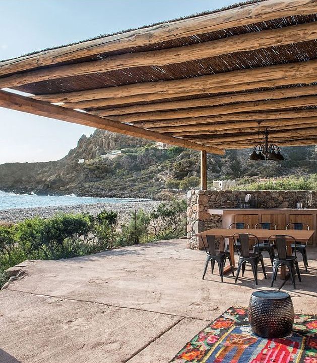 maison en grèce terrasse cuisine extérieure