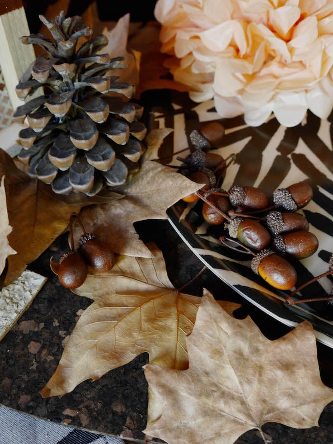 idée déco d'automne à faire soi même pommes de pin ballade forêt feuilles fleurs papier blog déco clem around the corner