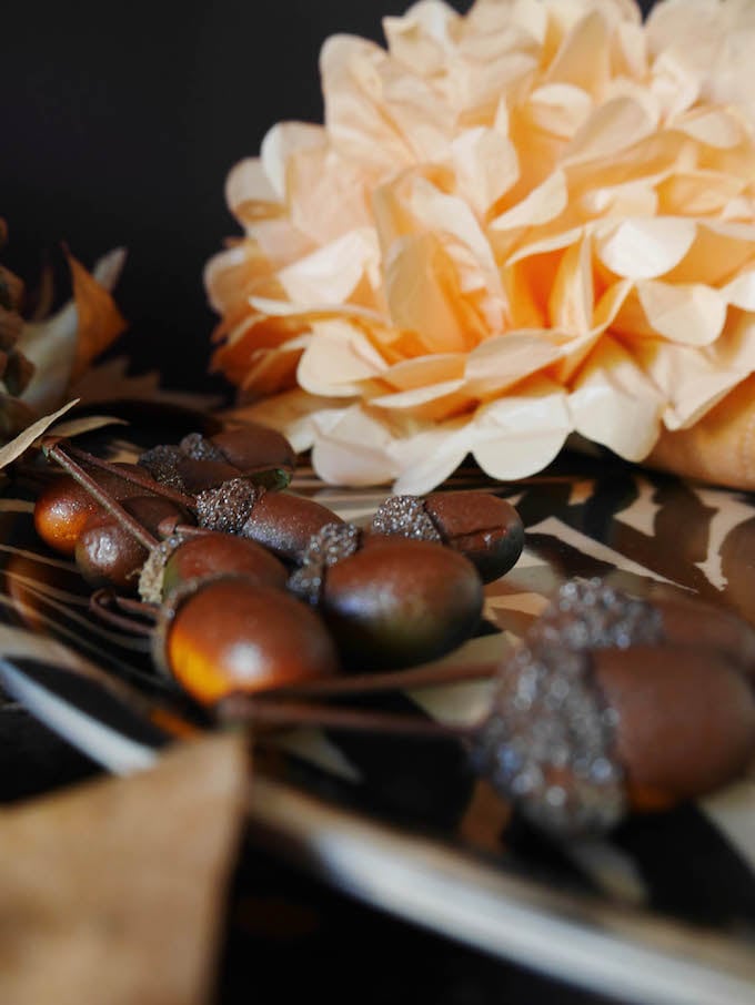 idée déco d'automne à faire soi même glands peinture fleur papier jacquard français plateau automnal