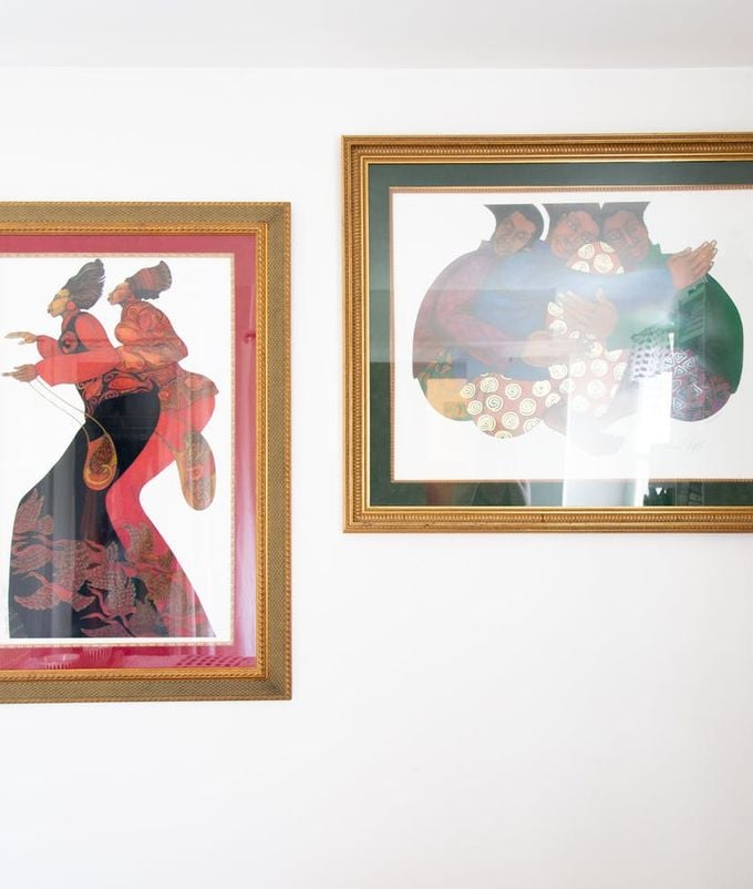 apaprtement minimaliste tableau afro africain mur blanc clemaroundthecorner blog déco