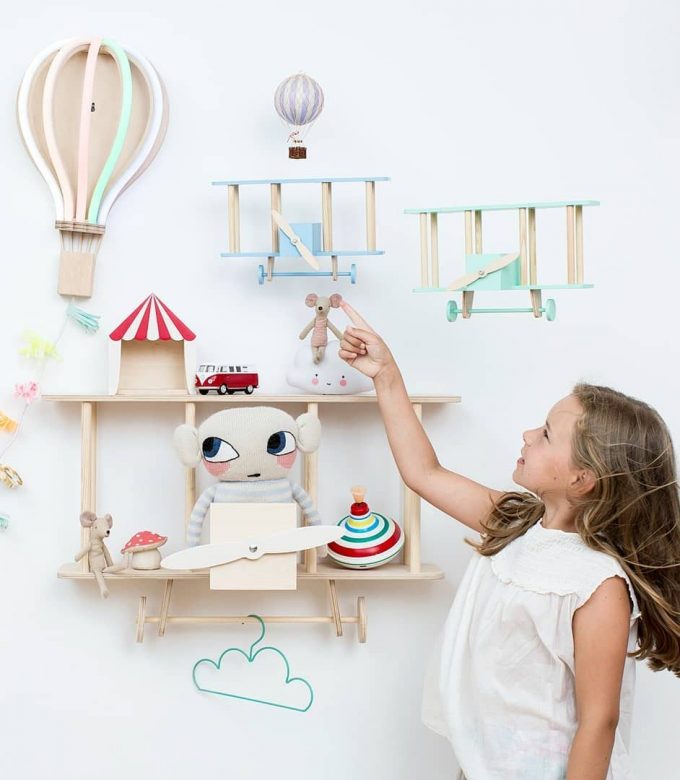 Up Warsaw lampe néon montgolfière histoire design polonais - blog déco - clem around the corner