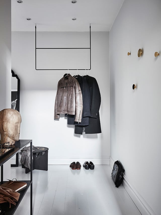 penderie ouverte minimaliste shades of grey - blog déco - clem around the corner