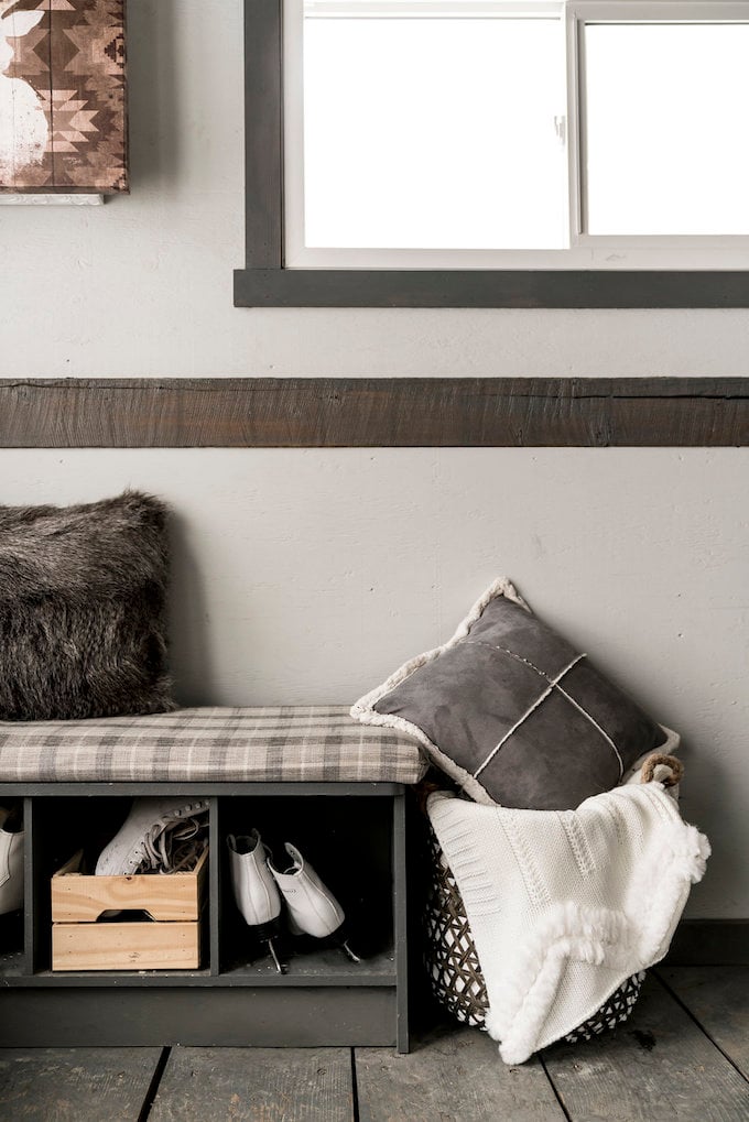 petit chalet vintage banc angle coussin panier cosy hygge blog déco clem around the corner