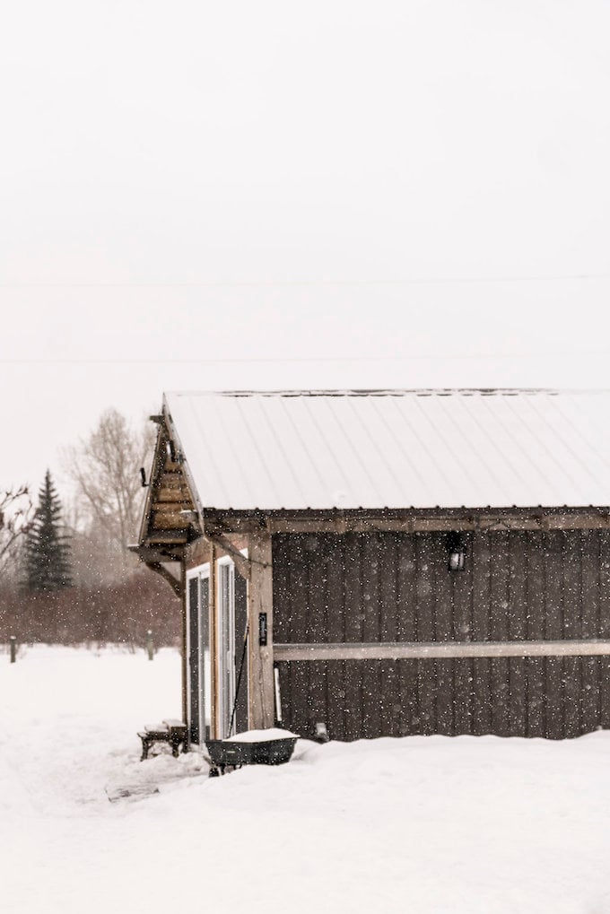 petit chalet vintage neige forêt plaine canada blog déco clem around the corner